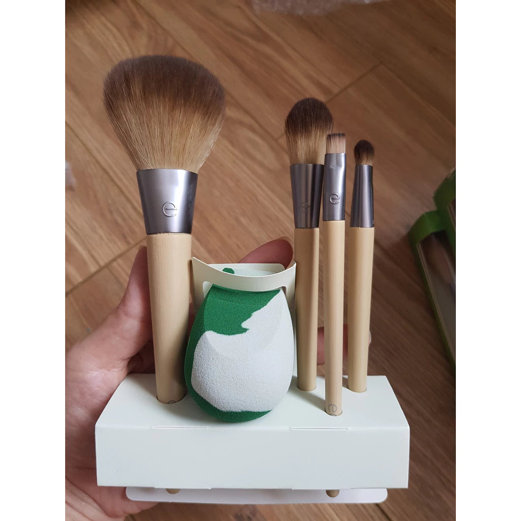 Hàng Mỹ - Bộ cọ EcoTools the core five set 4 Cây và mút tán nền