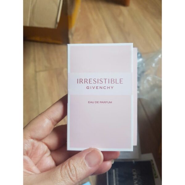 vn-11134207-7ra0g-m7eyi9tpynhy1c.jpg Sephora - Mẫu thử nước hoa vial Givenchy Irresistible EDT 1ml